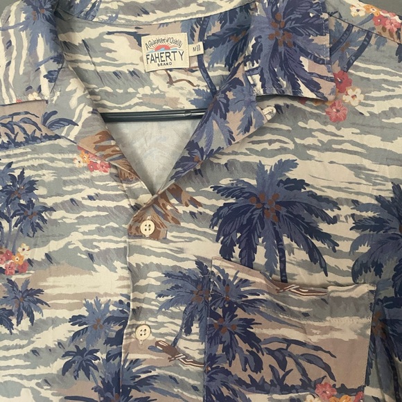 Faherty men’s Top button down Hawaiian shirt size M - Picture 9 of 9